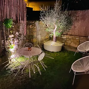 Ty Laumann Petite Maison Jardin Sur Le Port De Avec Parking Souterrain Appartement